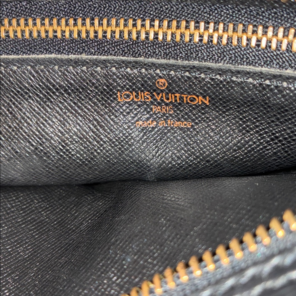 Vintage Louis Vuitton with callout - Picture 6 of 9